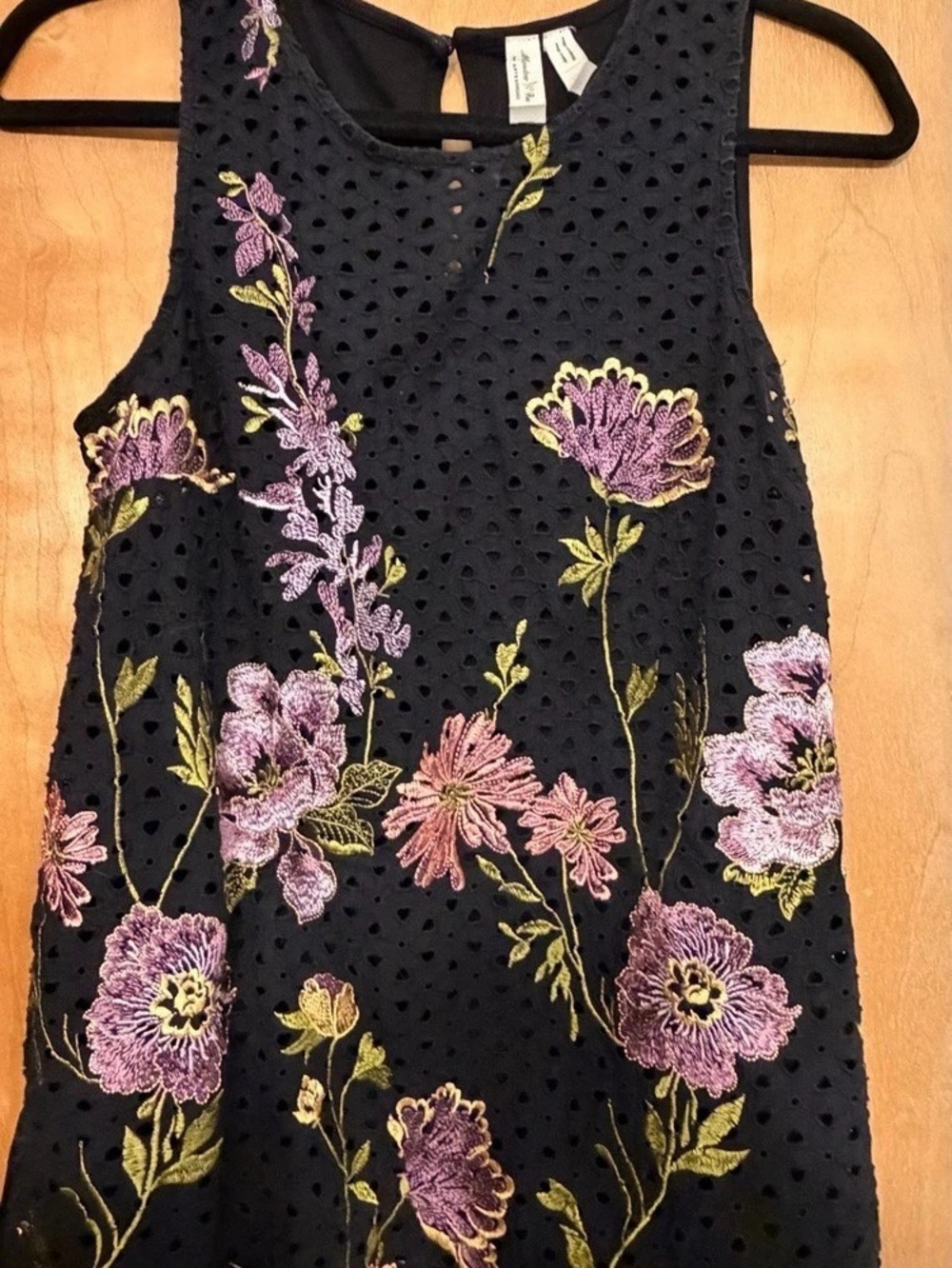 Anthropologie Meadow Rue "Harriet" Black Embroidered Floral Eyelet Tank Top
